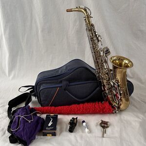 Selmer Bundy II Alto Saxophone with Case Reeds Neckstrap